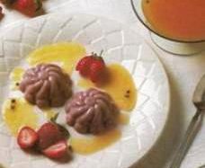 Budincitos de frutilla a la pimienta verde