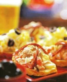 montaditos con papa y atun