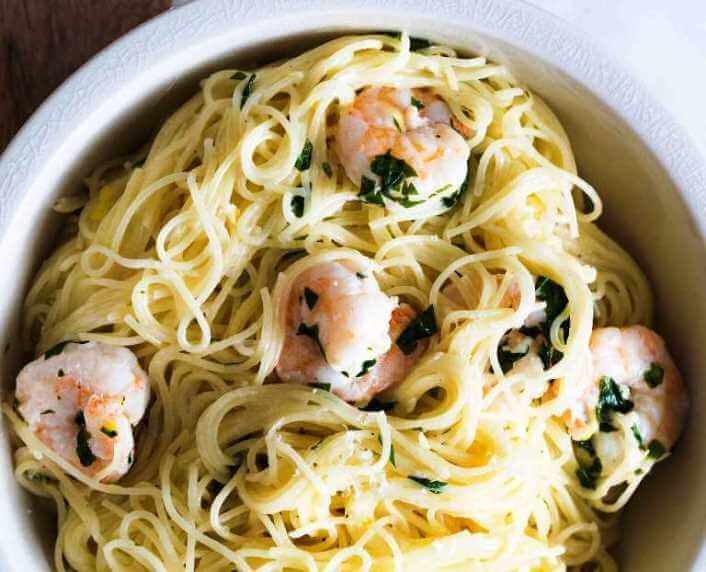 Fideos con camarones